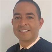 profesor universitario profesional en ingenieria industrial y magister en administración de negocios